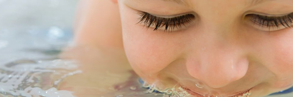 Влияет ли жесткая водопроводная вода нa риск появления экземы у младенцев?